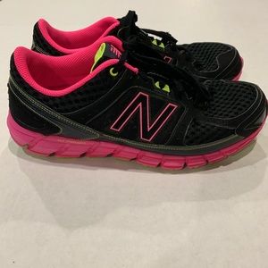 New Balance 750 V1 Women’s Shoes Size 9.5
